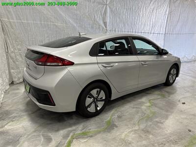 2018 Hyundai IONIQ Hybrid Blue   - Photo 8 - Bethany, CT 06524
