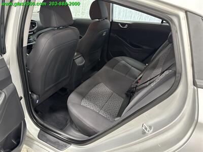 2018 Hyundai IONIQ Hybrid Blue   - Photo 9 - Bethany, CT 06524