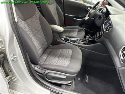 2018 Hyundai IONIQ Hybrid Blue   - Photo 5 - Bethany, CT 06524