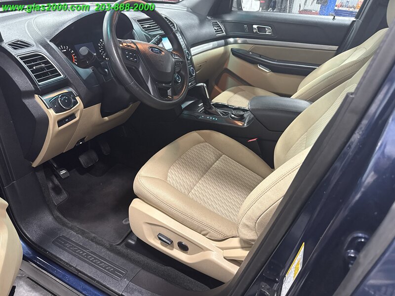 2016 Ford Explorer   - Photo 3 - Bethany, CT 06524