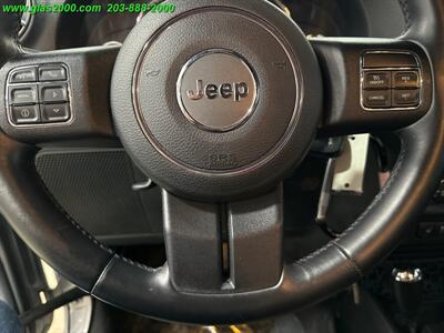 2015 Jeep Wrangler Unlimited Rubicon   - Photo 17 - Bethany, CT 06524