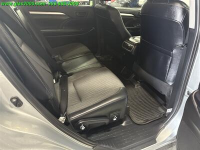 2019 Toyota Highlander LE   - Photo 10 - Bethany, CT 06524