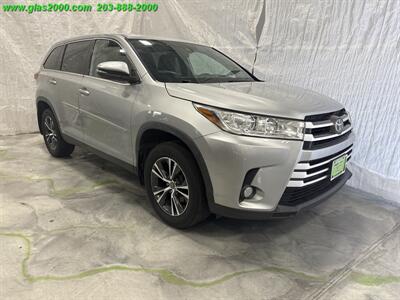 2019 Toyota Highlander LE   - Photo 2 - Bethany, CT 06524