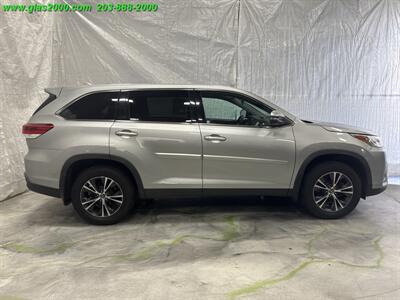 2019 Toyota Highlander LE   - Photo 14 - Bethany, CT 06524