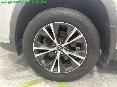 2019 Toyota Highlander LE   - Photo 16 - Bethany, CT 06524