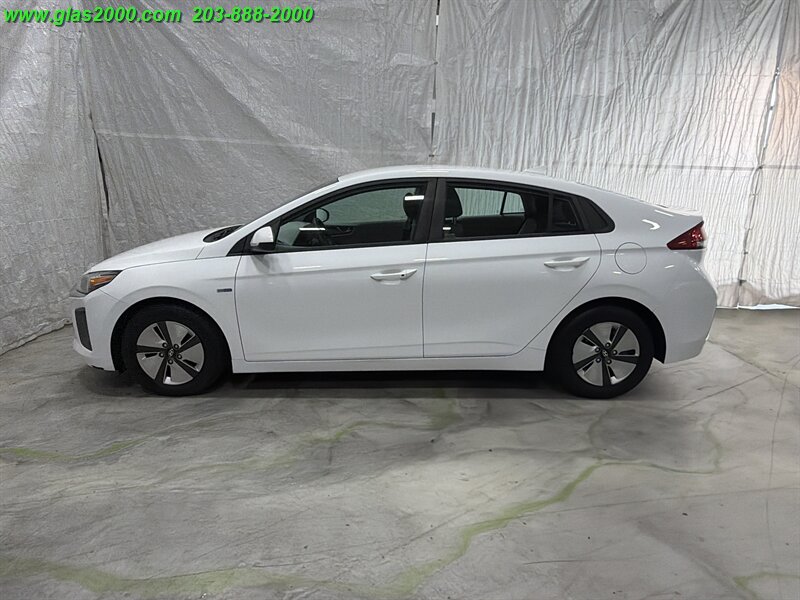 2020 Hyundai IONIQ White - Photo 13 - Bethany, CT 06524