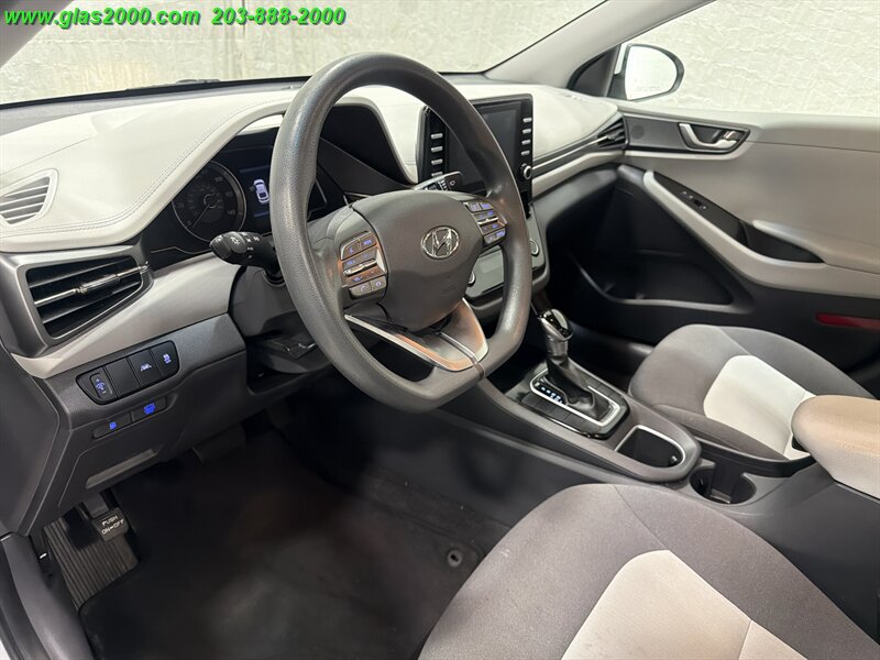 2020 Hyundai IONIQ White - Photo 3 - Bethany, CT 06524