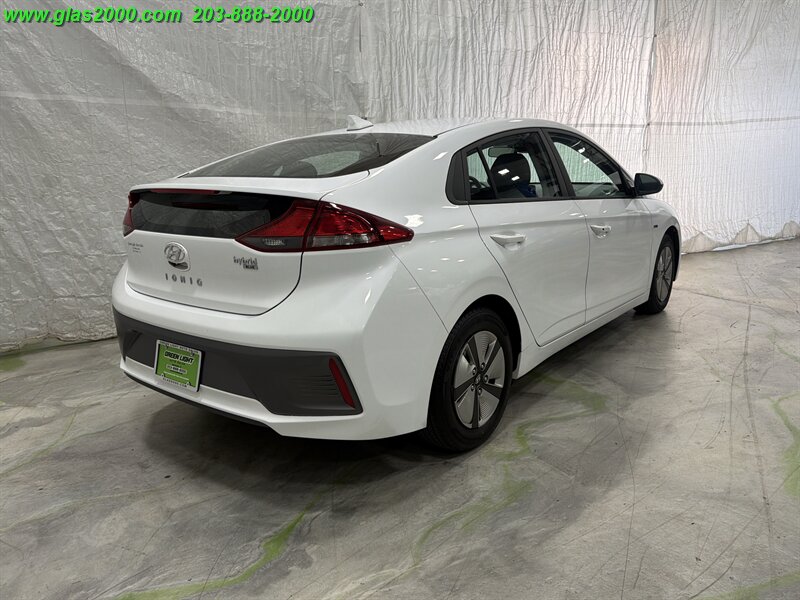 2020 Hyundai IONIQ White - Photo 8 - Bethany, CT 06524