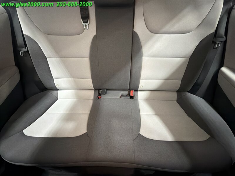 2020 Hyundai IONIQ White - Photo 31 - Bethany, CT 06524
