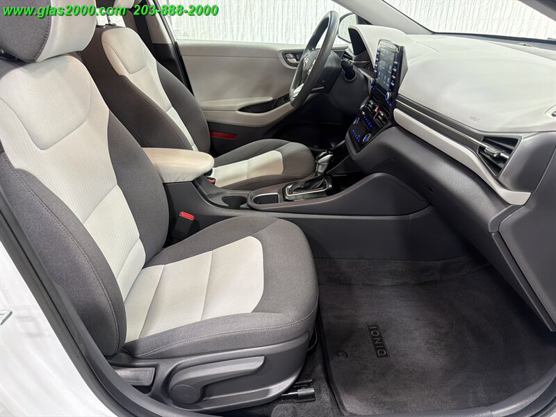 2020 Hyundai IONIQ White - Photo 21 - Bethany, CT 06524