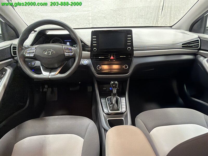 2020 Hyundai IONIQ White - Photo 6 - Bethany, CT 06524