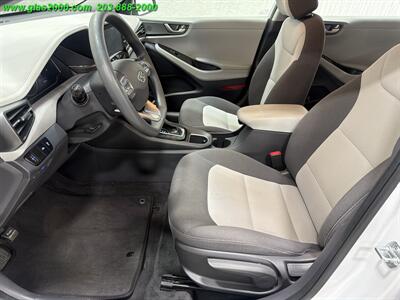 2020 Hyundai IONIQ White - Photo 23 - Bethany, CT 06524