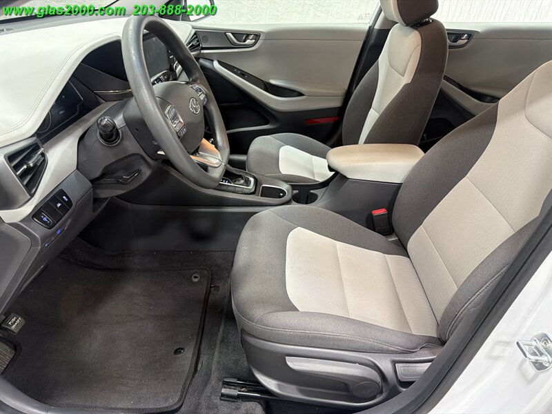 2020 Hyundai IONIQ White - Photo 23 - Bethany, CT 06524
