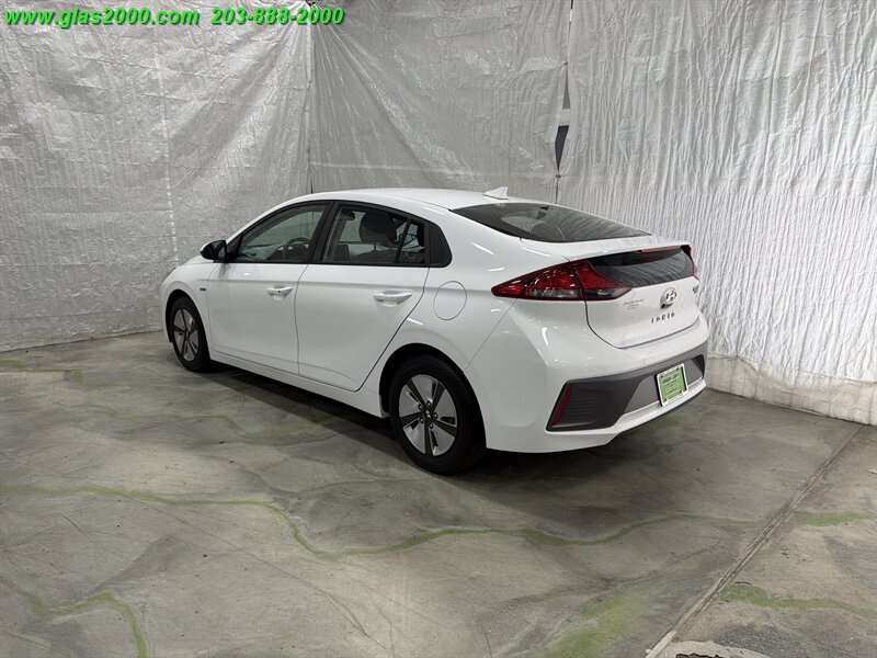2020 Hyundai IONIQ White - Photo 7 - Bethany, CT 06524