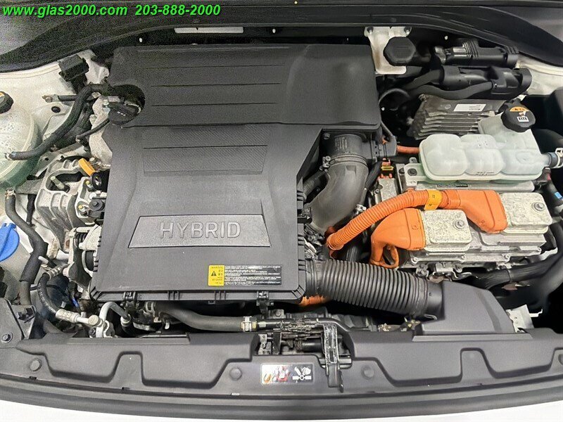2020 Hyundai IONIQ White - Photo 12 - Bethany, CT 06524