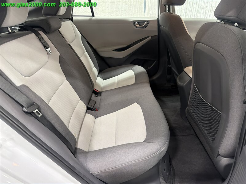 2020 Hyundai IONIQ White - Photo 10 - Bethany, CT 06524