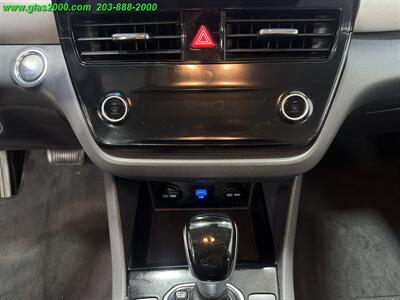 2020 Hyundai IONIQ White - Photo 27 - Bethany, CT 06524