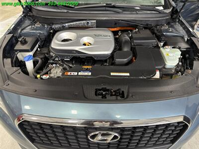2016 Hyundai Sonata Hybrid SE   - Photo 12 - Bethany, CT 06524