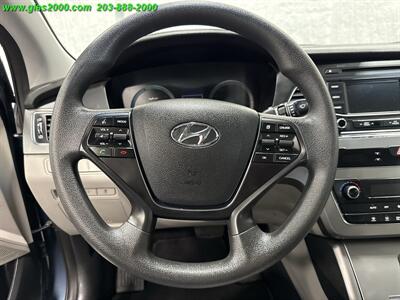 2016 Hyundai Sonata Hybrid SE   - Photo 4 - Bethany, CT 06524