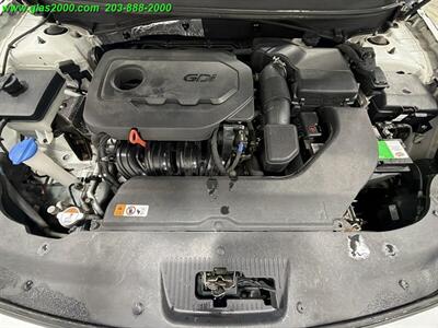2017 Hyundai Sonata - Photo 12 - Bethany, CT 06524