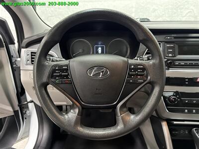 2017 Hyundai Sonata - Photo 4 - Bethany, CT 06524