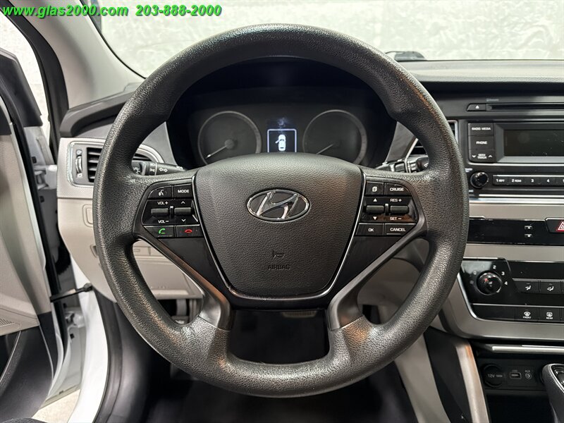 2017 Hyundai Sonata - Photo 4 - Bethany, CT 06524