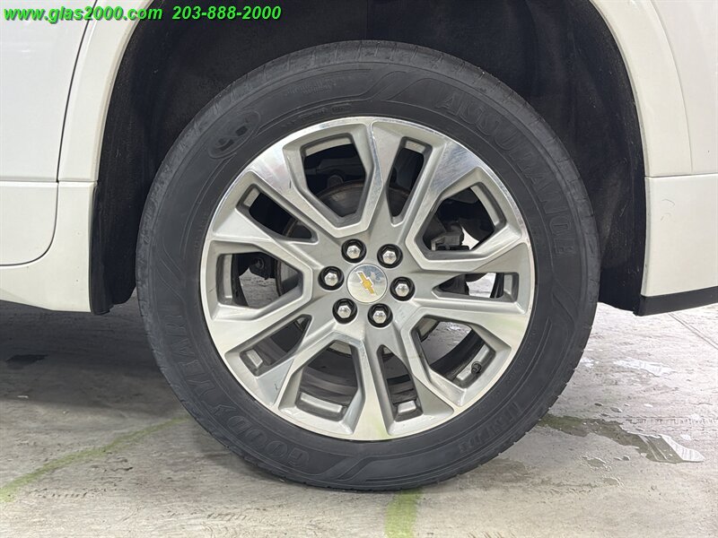 2019 Chevrolet Traverse Premier - Photo 16 - Bethany, CT 06524