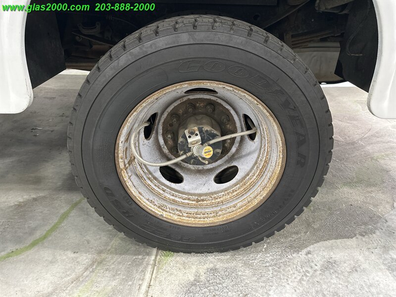2015 Ford F-550 Super Duty XL - Photo 16 - Bethany, CT 06524