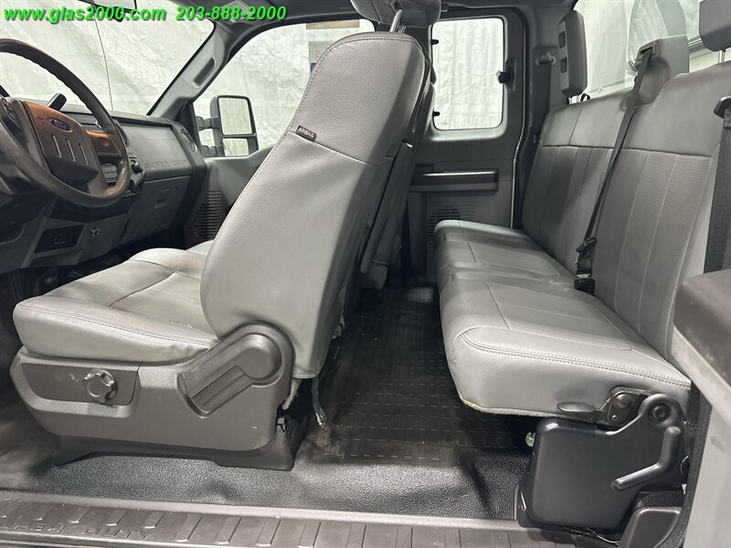 2015 Ford F-550 Super Duty XL - Photo 9 - Bethany, CT 06524