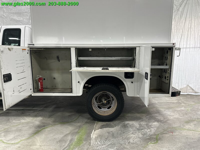 2015 Ford F-550 Super Duty XL - Photo 13 - Bethany, CT 06524