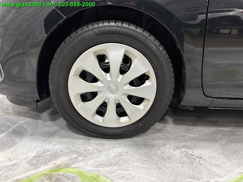 2012 Toyota Prius C One   - Photo 16 - Bethany, CT 06524