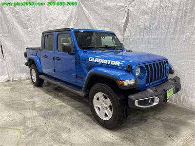 2022 Jeep Gladiator Sport   - Photo 2 - Bethany, CT 06524