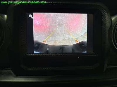 2022 Jeep Gladiator Sport   - Photo 11 - Bethany, CT 06524