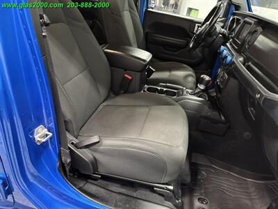 2022 Jeep Gladiator Sport   - Photo 5 - Bethany, CT 06524
