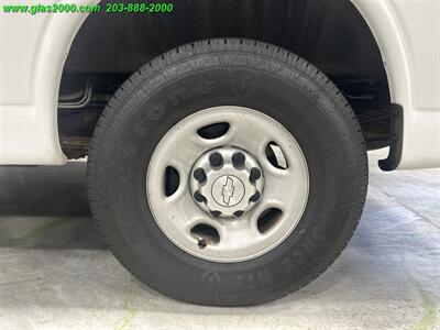 2015 Chevrolet Express LS Passenger   - Photo 16 - Bethany, CT 06524