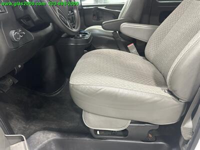 2015 Chevrolet Express LS Passenger   - Photo 22 - Bethany, CT 06524