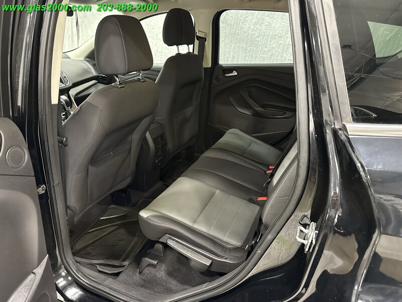 2016 Ford Escape SE - Photo 9 - Bethany, CT 06524