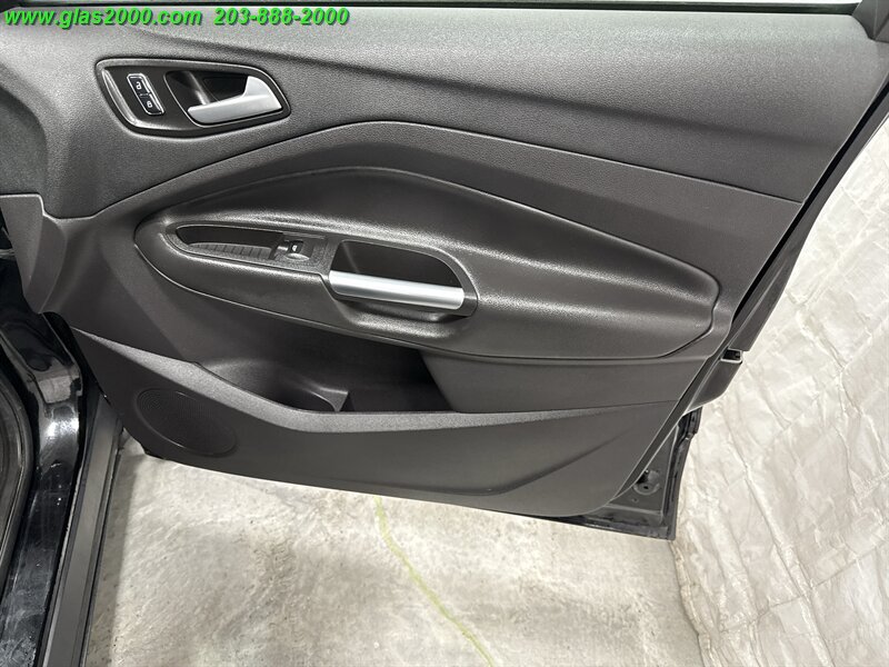 2016 Ford Escape SE - Photo 26 - Bethany, CT 06524