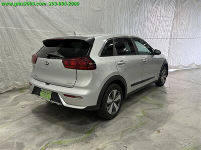 2018 Kia Niro FE - Photo 8 - Bethany, CT 06524