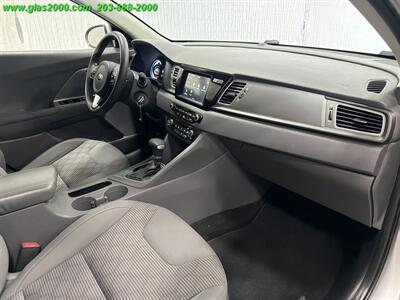 2018 Kia Niro FE - Photo 5 - Bethany, CT 06524