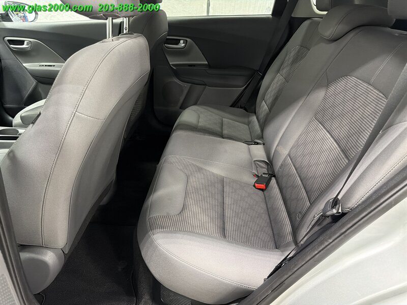 2018 Kia Niro FE - Photo 9 - Bethany, CT 06524