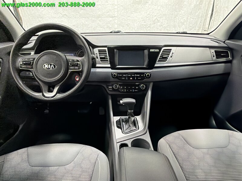 2018 Kia Niro FE - Photo 6 - Bethany, CT 06524