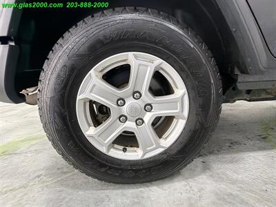 2019 Jeep Wrangler Unlimited Sport S   - Photo 16 - Bethany, CT 06524