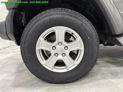 2018 Jeep Wrangler Unlimited Sport S   - Photo 16 - Bethany, CT 06524