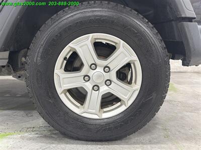 2019 Jeep Wrangler Unlimited Sport S   - Photo 16 - Bethany, CT 06524