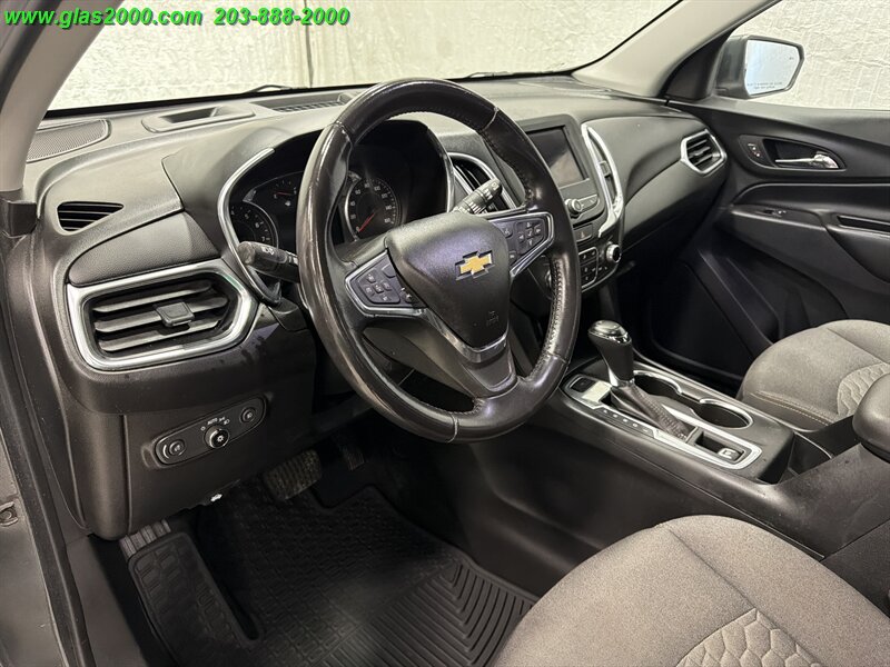 2020 Chevrolet Equinox LT - Photo 3 - Bethany, CT 06524