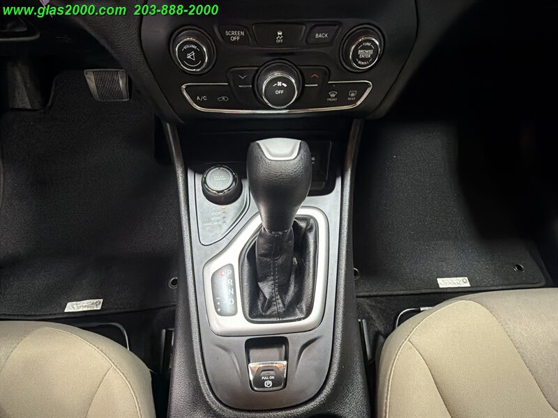 2017 Jeep Cherokee Sport - Photo 27 - Bethany, CT 06524