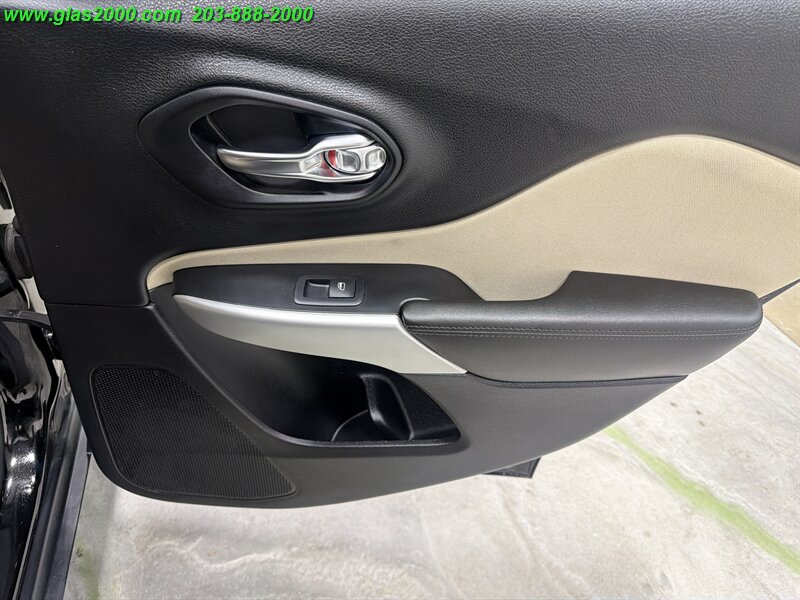 2017 Jeep Cherokee Sport - Photo 29 - Bethany, CT 06524