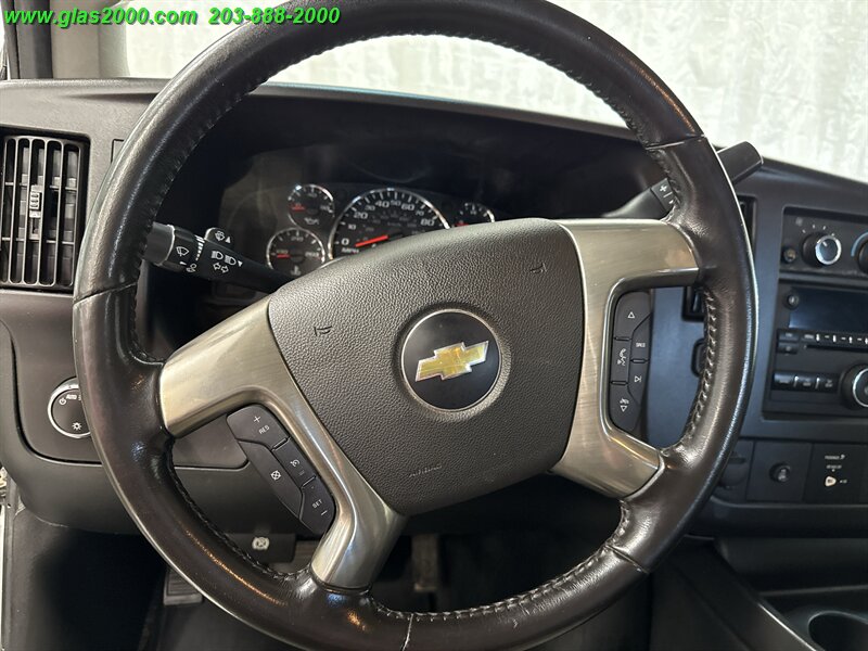 2019 Chevrolet Express LS Passenger   - Photo 4 - Bethany, CT 06524