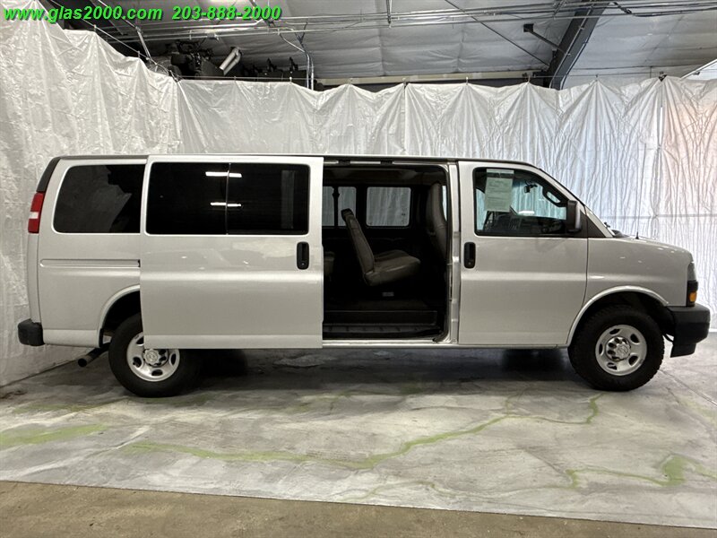 2019 Chevrolet Express LS Passenger   - Photo 14 - Bethany, CT 06524